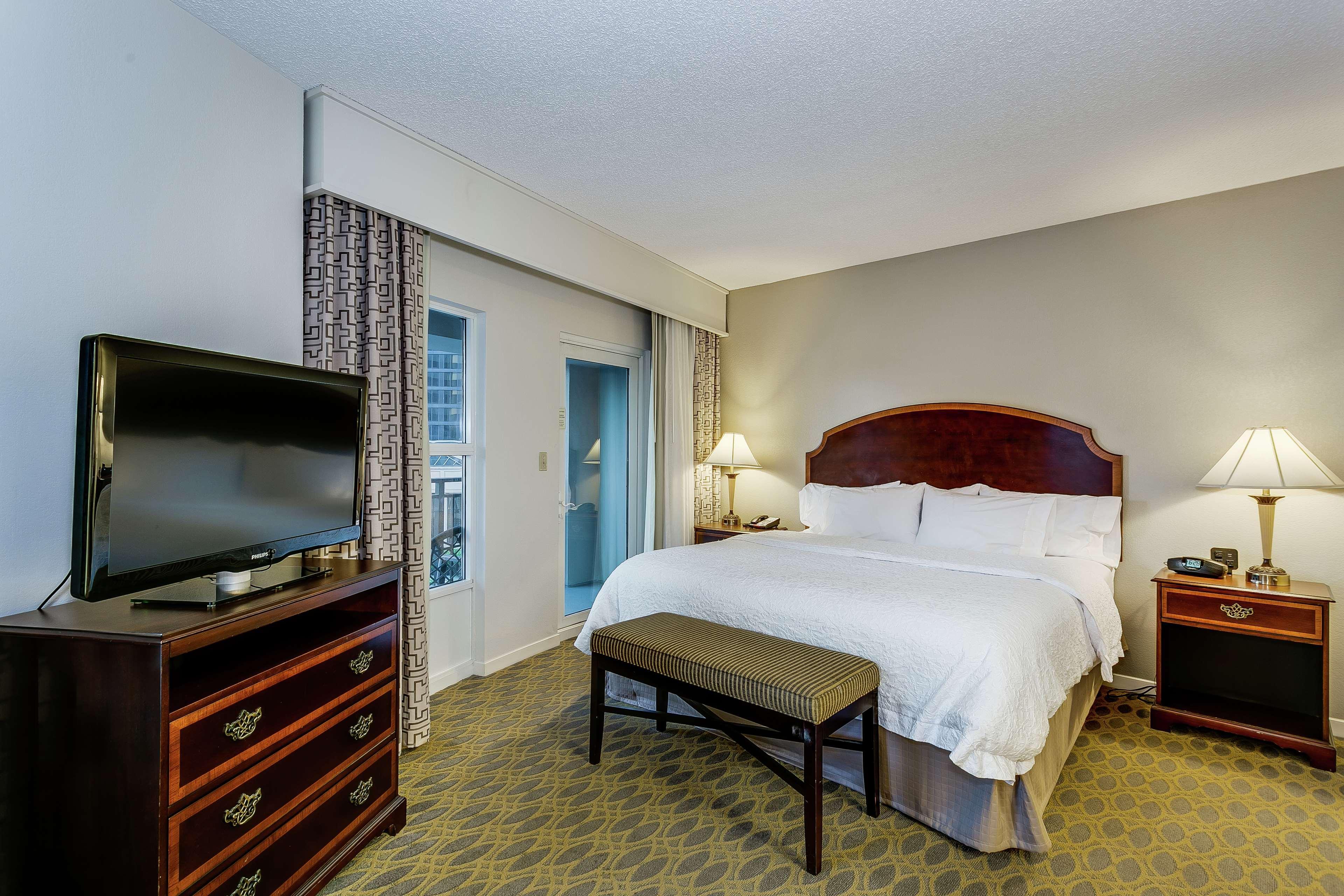 Hampton Inn & Suites Mobile - Downtown Historic District Exterior photo