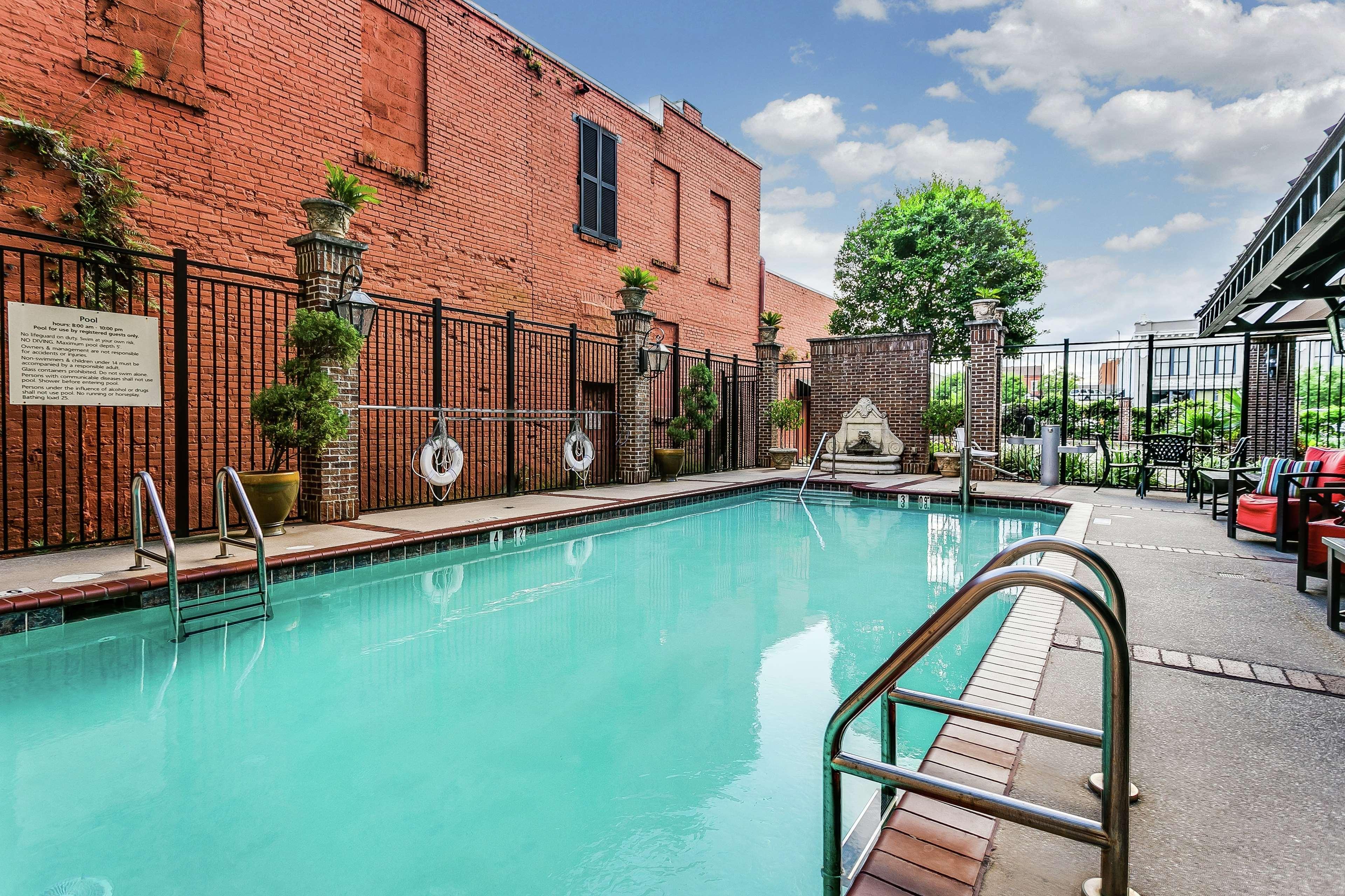 Hampton Inn & Suites Mobile - Downtown Historic District Exterior photo